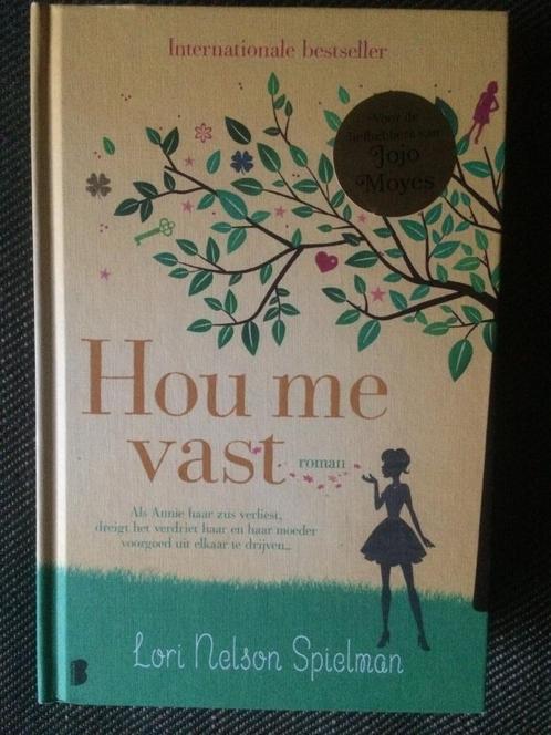 Lori Nelson Spielman - Hou me vast. (Hardcover), Boeken, Romans, Zo goed als nieuw, Ophalen of Verzenden