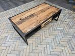 Stalen salontafel met houten blad, Huis en Inrichting, Tafels | Salontafels, Ophalen, Gebruikt, 100 tot 150 cm, 50 tot 100 cm