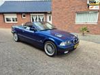 BMW 3-serie Cabrio 318i Executive org NL, Auto's, Oldtimers, Achterwielaandrijving, Zwart, Stoelverwarming, Cabriolet
