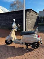 Snor scooter Vespa primavera 2015, Fietsen en Brommers, Scooters | Vespa, Ophalen, Zo goed als nieuw, Benzine, Maximaal 25 km/u