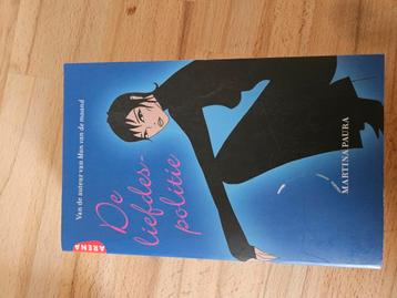 Martina Paura - De liefdespolitie beschikbaar voor biedingen