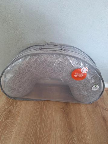 Ergobaby voedingskussen Natural Curve beschikbaar voor biedingen