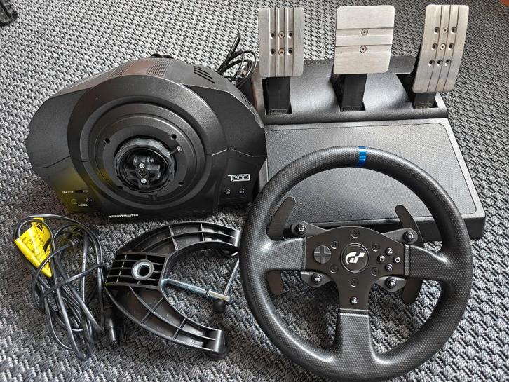 Thrustmaster T300 RS GT - Racestuur 3 Pedalen - PS5/PS4/PC, Spelcomputers en Games, Spelcomputers | Sony PlayStation Consoles | Accessoires