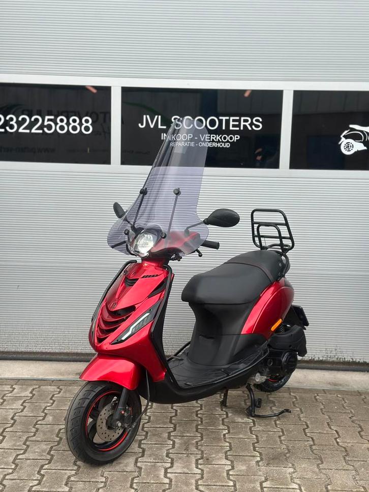 Piaggio zip 50cc 3v 4t 2022 Brom, Fietsen en Brommers, Scooters | Piaggio, Zo goed als nieuw, Zip, Maximaal 45 km/u, Benzine, Ophalen