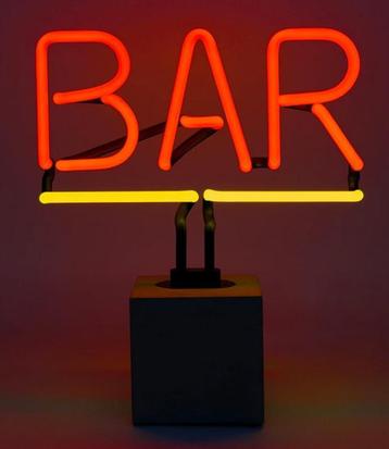 Neon verlichting BAR op voet beschikbaar voor biedingen