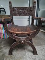Antieke houten stoel met mooie details, Ophalen