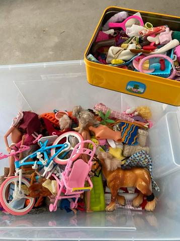 Grote verzameling Barbie spullen beschikbaar voor biedingen