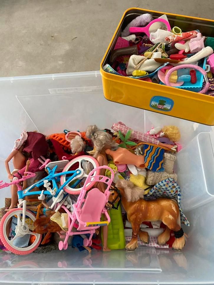 Grote verzameling Barbie spullen, Kinderen en Baby's, Speelgoed | Poppen, Gebruikt, Barbie, Ophalen of Verzenden