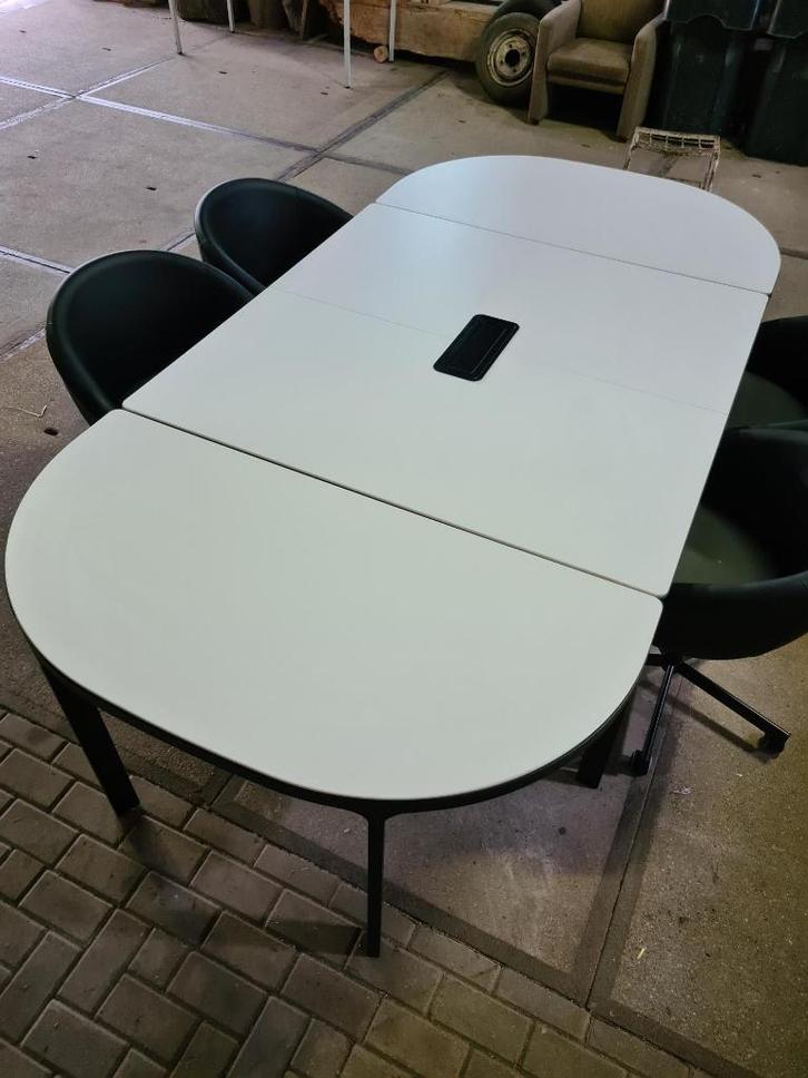 Kantoortafel / Bureau IKEA Bekant, Huis en Inrichting, Bureaus, Zo goed als nieuw, Bureau, Ophalen