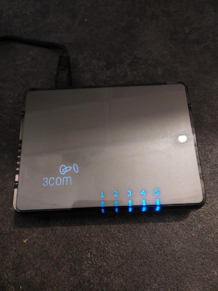 3Com 3CFSU05 5-Poorts Switch, Computers en Software, Netwerk switches, Gebruikt, Ophalen of Verzenden