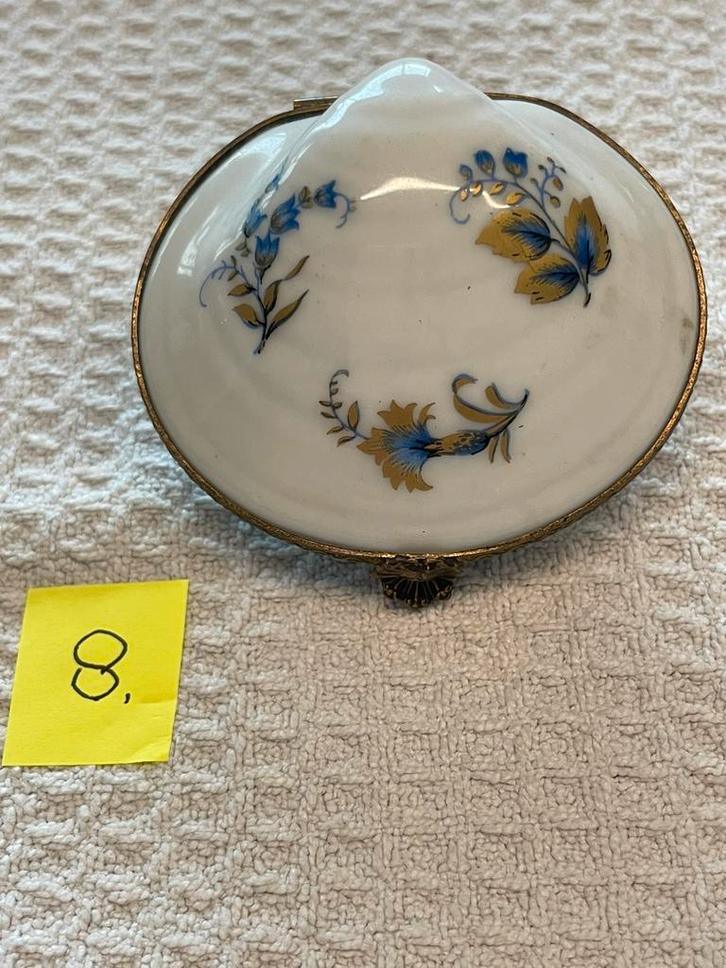 Limoges France, pillendoosje vorm: Oester, Antiek en Kunst, Curiosa en Brocante, Ophalen of Verzenden