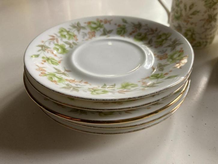 Groene appeltjes servies Royal Albert Bone China, Huis en Inrichting, Keuken | Servies, Zo goed als nieuw, Kop(pen) en/of Schotel(s)