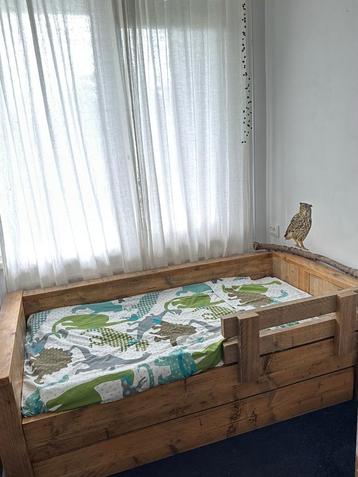 Heel mooie kwaliteit houten kinderbed (compleet) 150x70 beschikbaar voor biedingen