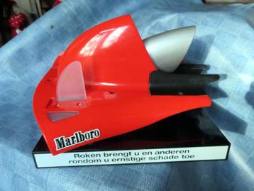 Marlboro reclame display met verlichting beschikbaar voor biedingen