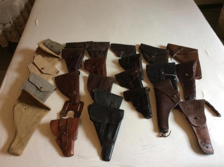 Verzameling holsters WW 1 & 2, Verzamelen, Militaria | Algemeen, Landmacht, Overige typen, Overige gebieden, Ophalen of Verzenden