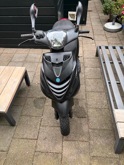 Zip 4t 2017 50cc of 80cc met beenkleed en windscherm, Fietsen en Brommers, Scooters | Piaggio, Gebruikt, Zip, Maximaal 45 km/u
