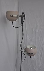 Herda | Vintage | Staande lamp | Bollamp | Beige zand | BLF, Huis en Inrichting, Lampen | Vloerlampen, Metaal, Ophalen of Verzenden
