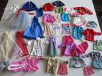 Barbie kleertjes 33 stuks, Ophalen, Gebruikt, Kleertjes