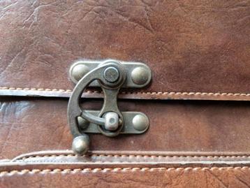 Stoere Vintage Tas uit Parijs  beschikbaar voor biedingen