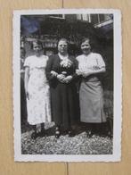 Kleine foto: Moeder met 2 dochters, 1937, Ophalen of Verzenden, Voor 1940, Gebruikt, Foto
