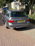 BMW 5-Serie 3.0 530I Touring AUT 2008 Grijs, Auto's, BMW, Achterwielaandrijving, Zwart, 2000 kg, 2996 cc