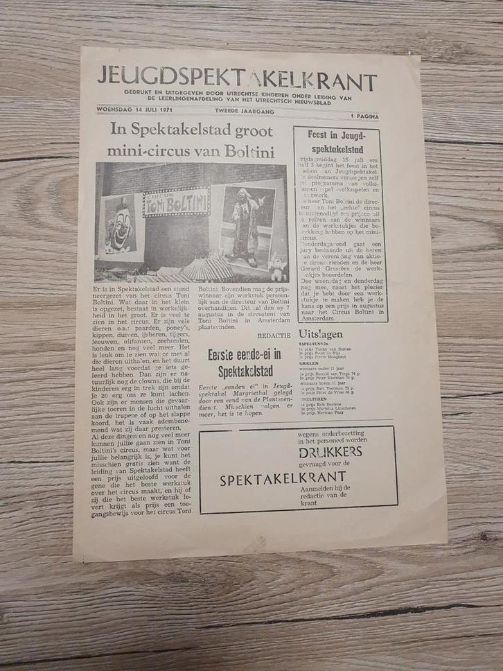 Jeugdspektakelkrant Utrecht 1971 Circus Toni Boltini, Verzamelen, Tijdschriften, Kranten en Knipsels, Krant, Nederland, 1960 tot 1980