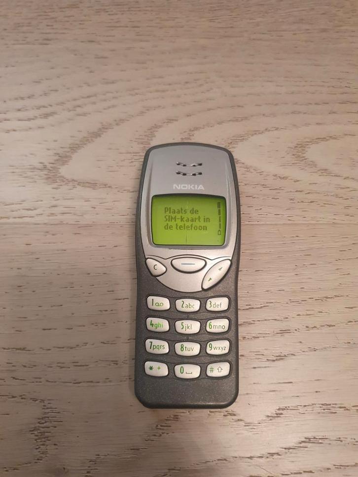 Zeldzame Nokia 3210 brickphone in goede staat, Telecommunicatie, Mobiele telefoons | Hoesjes en Frontjes | Nokia, Zo goed als nieuw