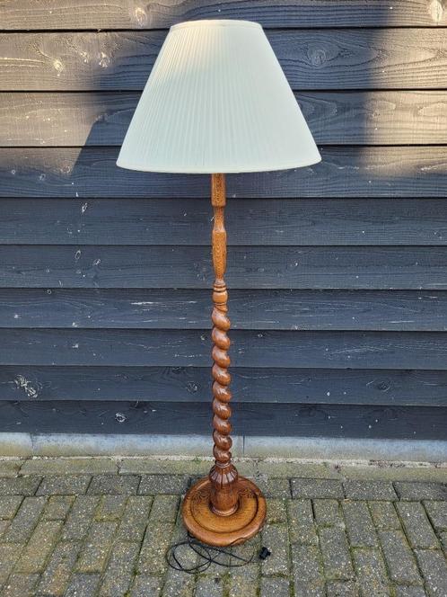 Vintage vloerlamp, Huis en Inrichting, Lampen | Vloerlampen, Gebruikt, 150 tot 200 cm, Hout, Ophalen