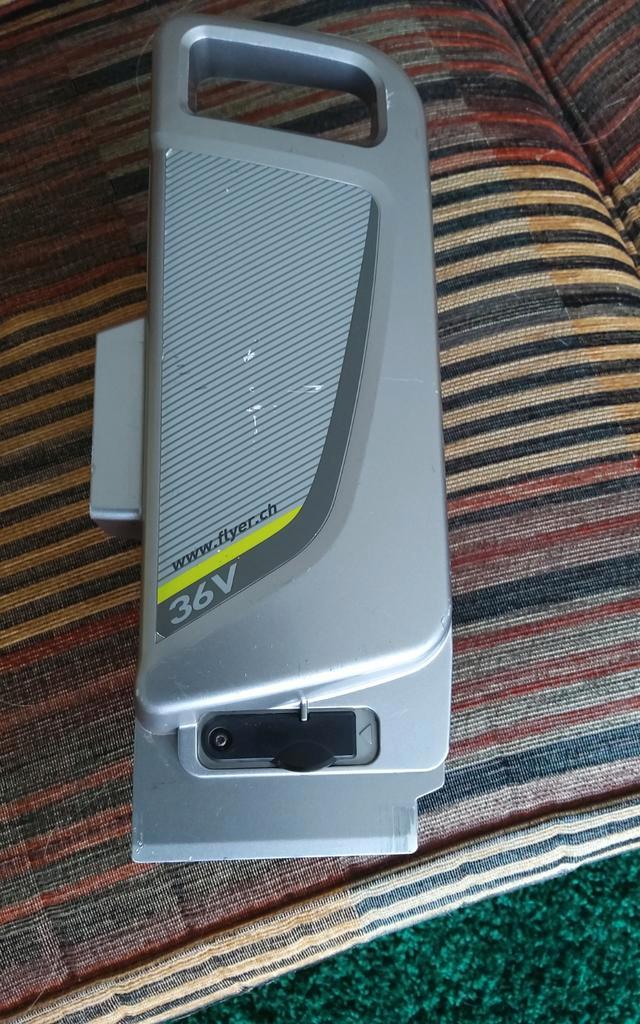 Flyer T8 accu met gratis fiets, Fietsen en Brommers, Fietsaccessoires | Fietsaccu's, Gebruikt, Ophalen