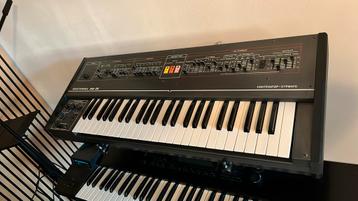 Elektronika EM-25 (Soviet poly Synth) beschikbaar voor biedingen