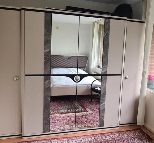 Kledingkast inclusief bed, Huis en Inrichting, Kasten | Kledingkasten, Zo goed als nieuw, 200 cm of meer, 200 cm of meer, 50 tot 75 cm