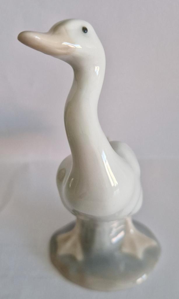 Lladro porseleinen beeldje van een eend, Antiek en Kunst, Kunst | Beelden en Houtsnijwerken, Ophalen of Verzenden