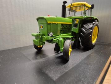 JOHN DEERE  3120 MET CABINE beschikbaar voor biedingen