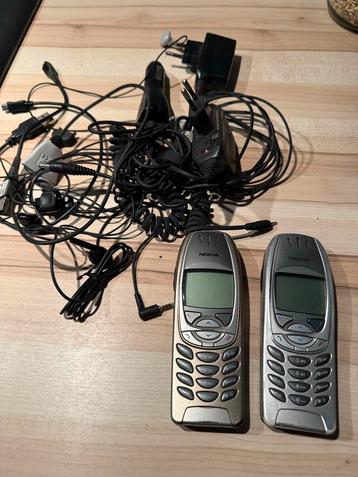 2x Nokia 6310i - 1 Werkend, 1 Onderdelen beschikbaar voor biedingen