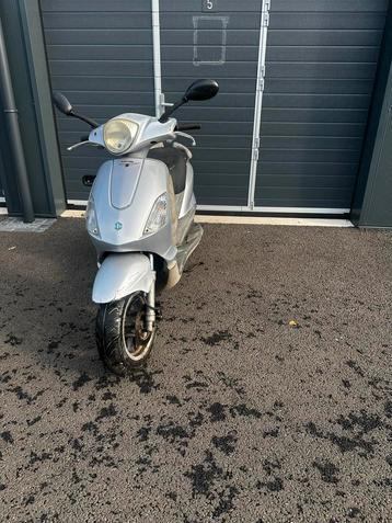 Piaggio Fly 50cc 4T brom Opknapper/Onderdelen beschikbaar voor biedingen