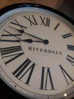 Rivierdale klok 45cm, Huis en Inrichting, Woonaccessoires | Klokken, Ophalen, Gebruikt, Analoog, Wandklok