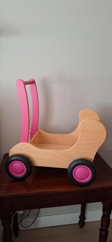 Houten loopkar, poppenkar wieg beschikbaar voor biedingen