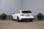 Audi A4 Avant 40 TFSI 3x S-Line 204pk Pano|Trekh|Massage|Mat, USB, Gebruikt, 4 cilinders, 1984 cc