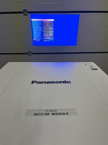 Panasonic RZ570 laser projector beschikbaar voor biedingen