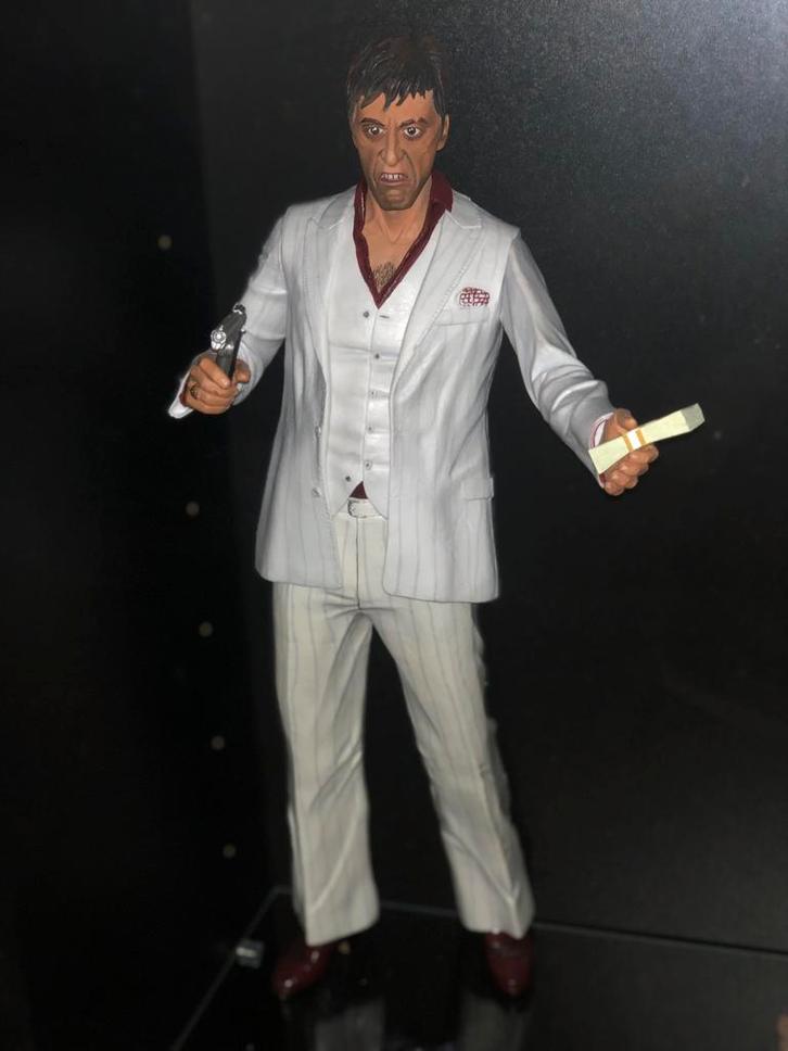 Scarface al pacino Neca 18 inch 45 cm hoog met spraakfunctie, Verzamelen, Poppetjes en Figuurtjes, Zo goed als nieuw, Ophalen of Verzenden