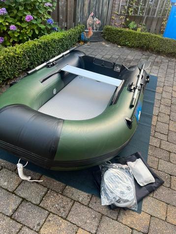 Nieuwe rubberboot 2.30 mtr, airdeck vloer. beschikbaar voor biedingen