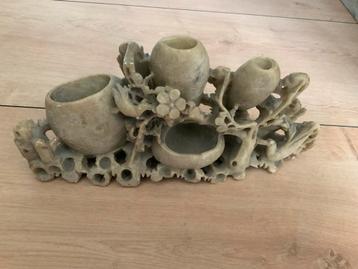 Speksteen Sierobject met Bloemenmotief beschikbaar voor biedingen