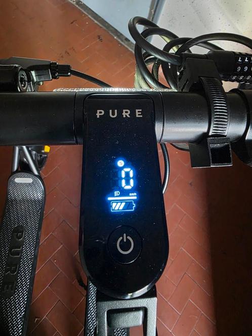 Steps, Fietsen en Brommers, Steps, Zo goed als nieuw, Elektrische step (E-scooter), Ophalen of Verzenden