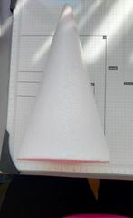 Piepschuim kegel 26 cm hoog, Ophalen of Verzenden, Nieuw