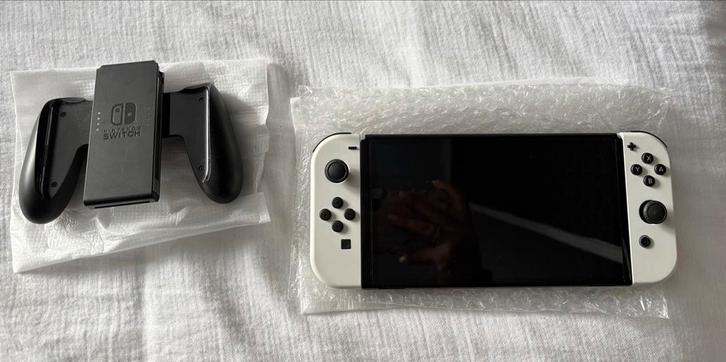 Nintendo Switch OLED (Wit) 64GB, Spelcomputers en Games, Spelcomputers | Nintendo Switch, Zo goed als nieuw, Switch OLED, Met 2 controllers