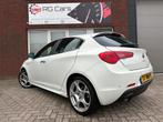 Alfa Romeo Giulietta 1.4 T Distinctive / Leder / PDC / 18inc, Auto's, Voorwielaandrijving, Gebruikt, Huisgarantie, 4 cilinders