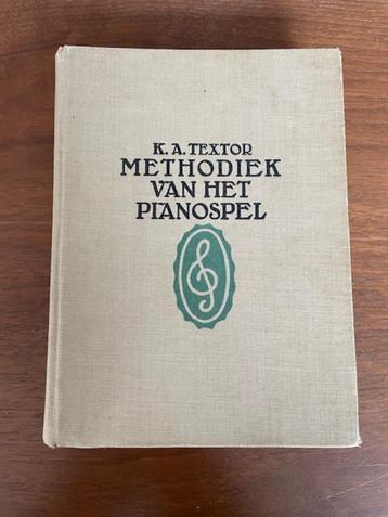 Methodiek van het pianospel beschikbaar voor biedingen