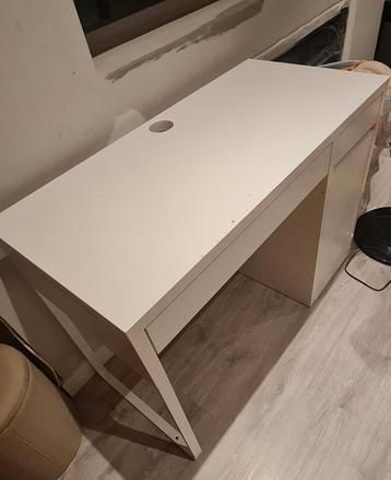Wit IKEA Micke Bureau – 105x50 cm  beschikbaar voor biedingen