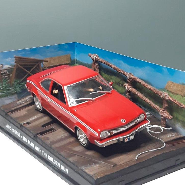 AMC Thornet - James Bond 007, Hobby en Vrije tijd, Modelauto's | 1:43, Zo goed als nieuw, Auto, Universal Hobbies, Ophalen of Verzenden