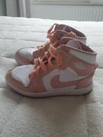 Nike sneakers maat 35, Ophalen of Verzenden, Zo goed als nieuw, Meisje, Schoenen